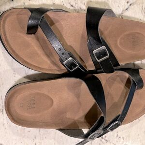 Ladies Size 11 Slip on Sandals